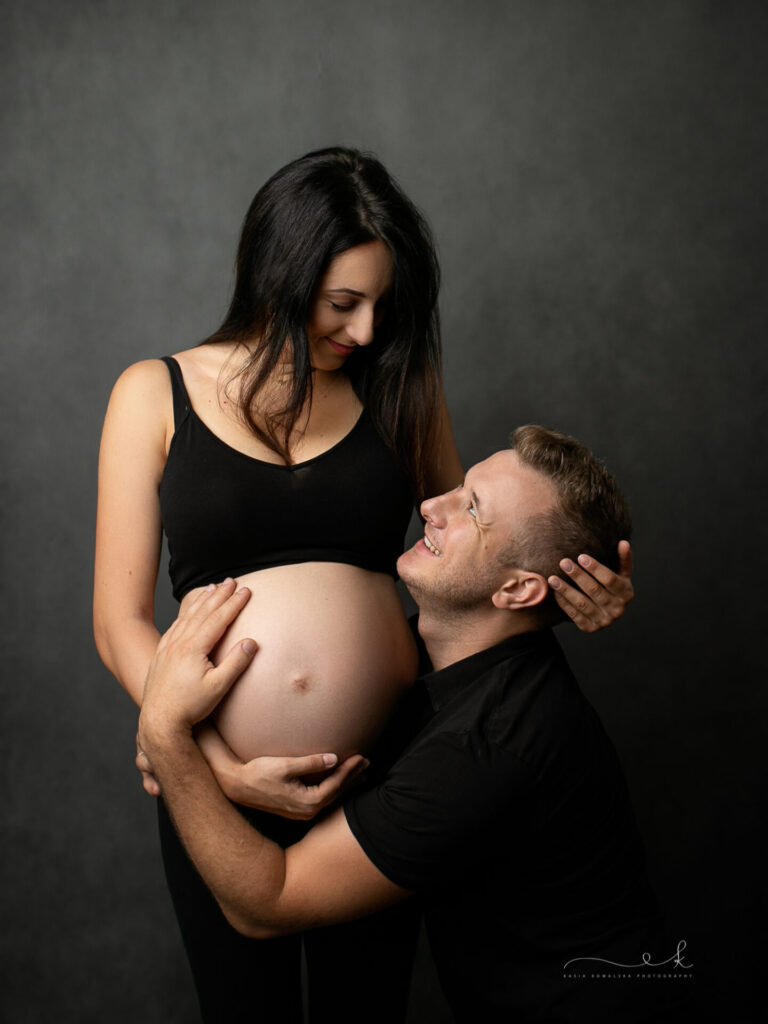 Minimalistyczna sesja ciążowa