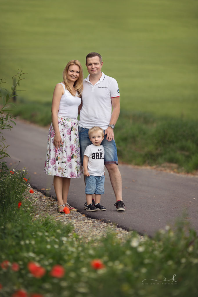 sesja rodzinna z autem