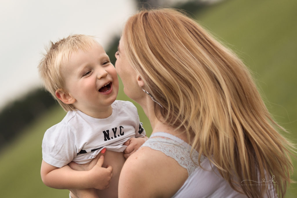 sesja rodzinna z autem