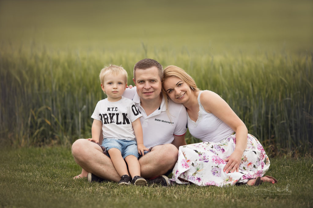 sesja rodzinna z autem