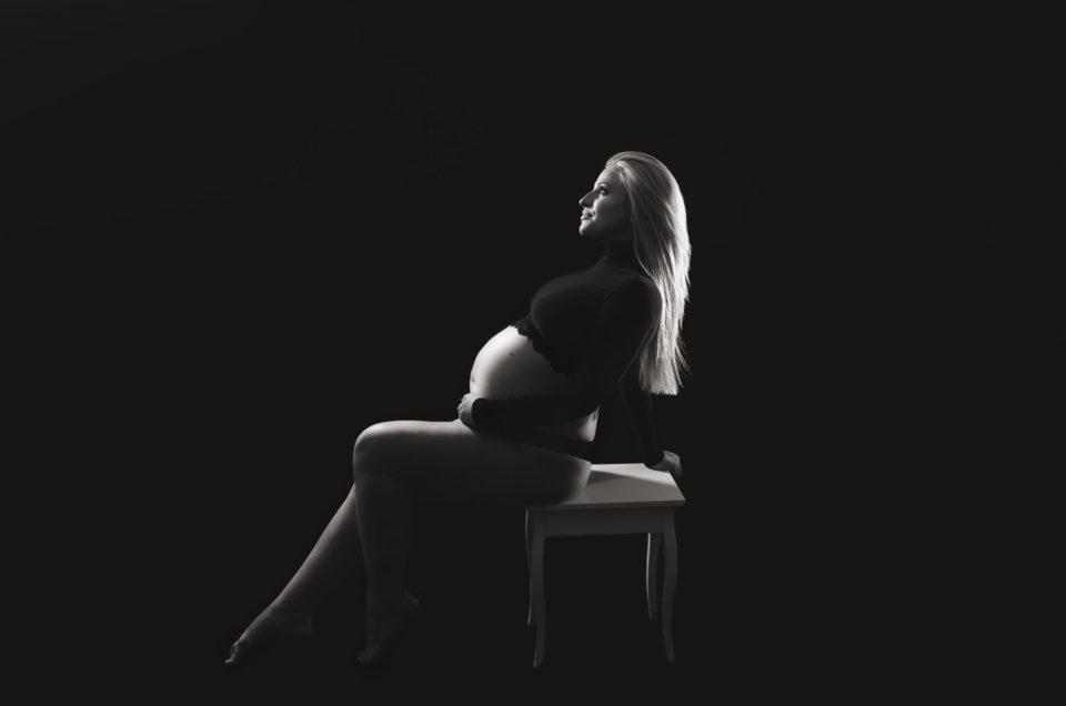 Sensualna sesja ciążowa