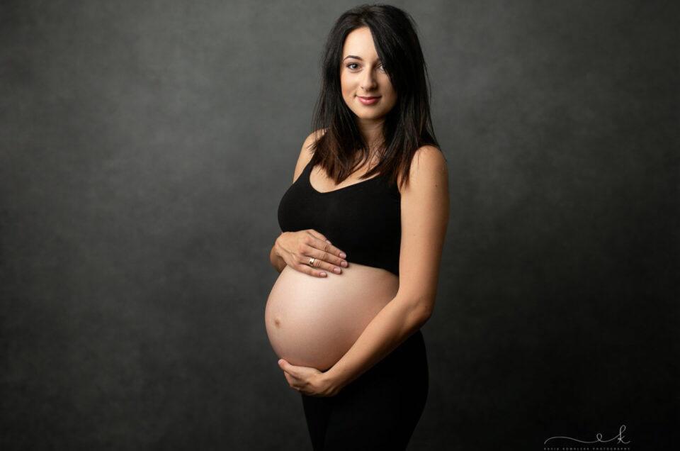 Minimalistyczna sesja ciążowa