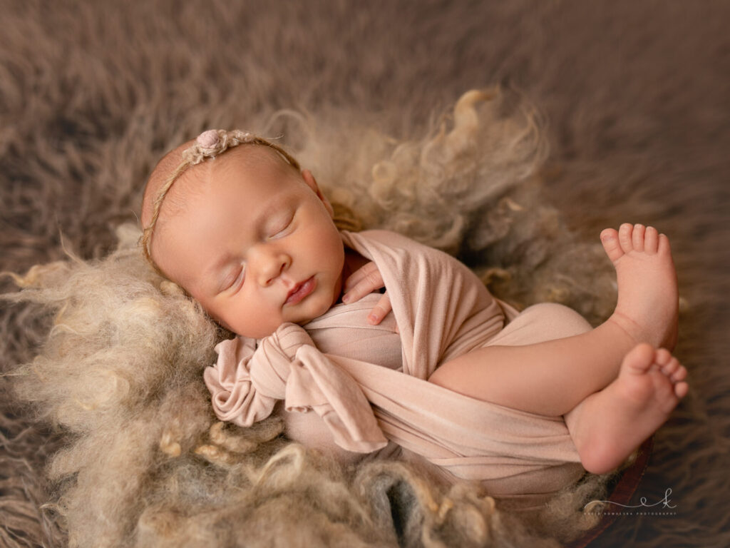 Dlaczego warto wynająć profesjonalnego fotografa noworodkowego