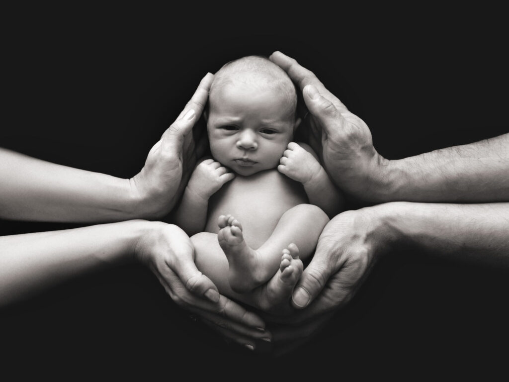 Dlaczego warto wynająć profesjonalnego fotografa noworodkowego