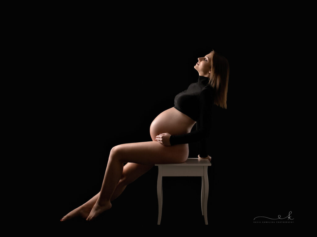 minimalistyczna sesja ciążowa