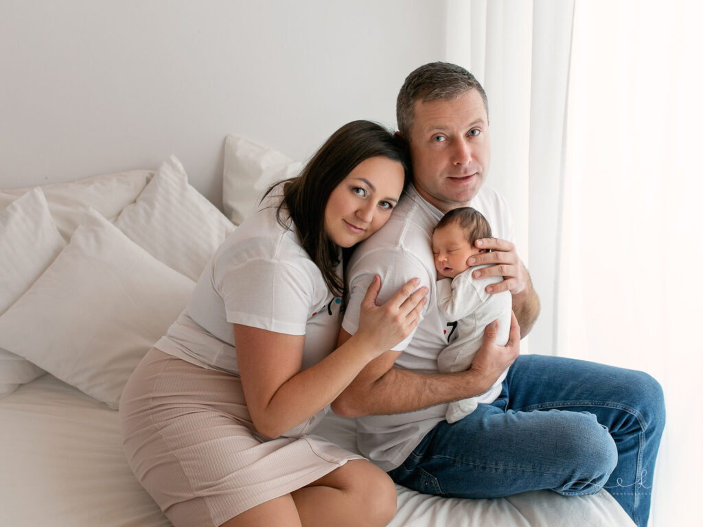 minimalistyczna sesja noworodkowa