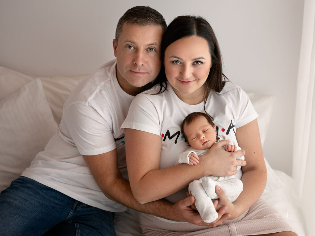 minimalistyczna sesja noworodkowa