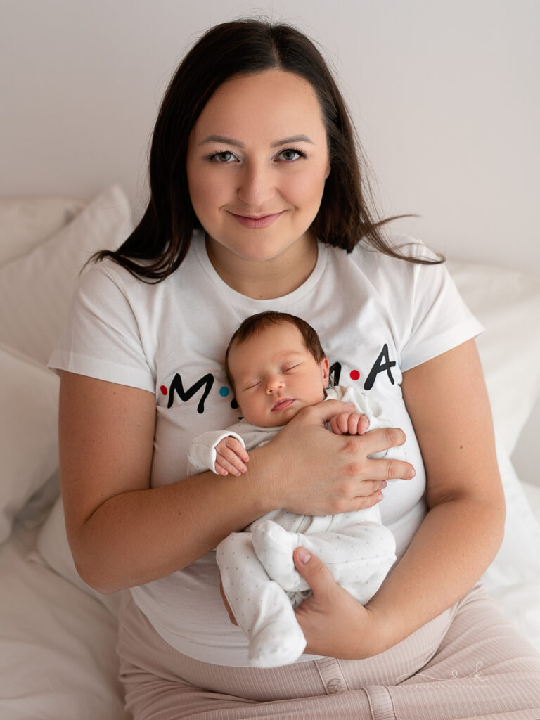 minimalistyczna sesja noworodkowa