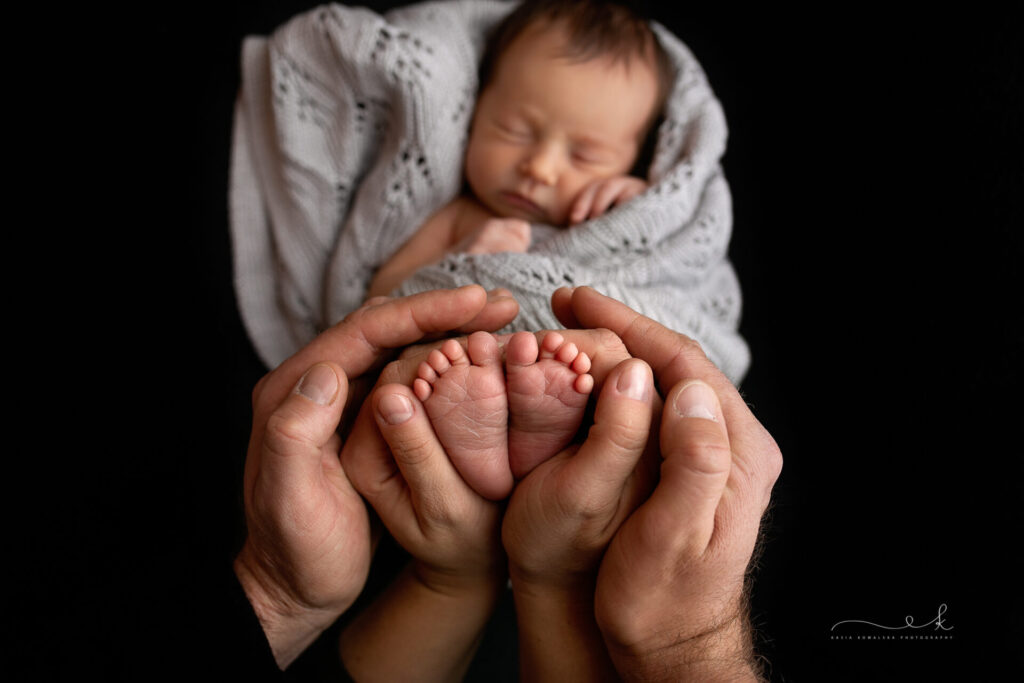 minimalistyczna sesja noworodkowa