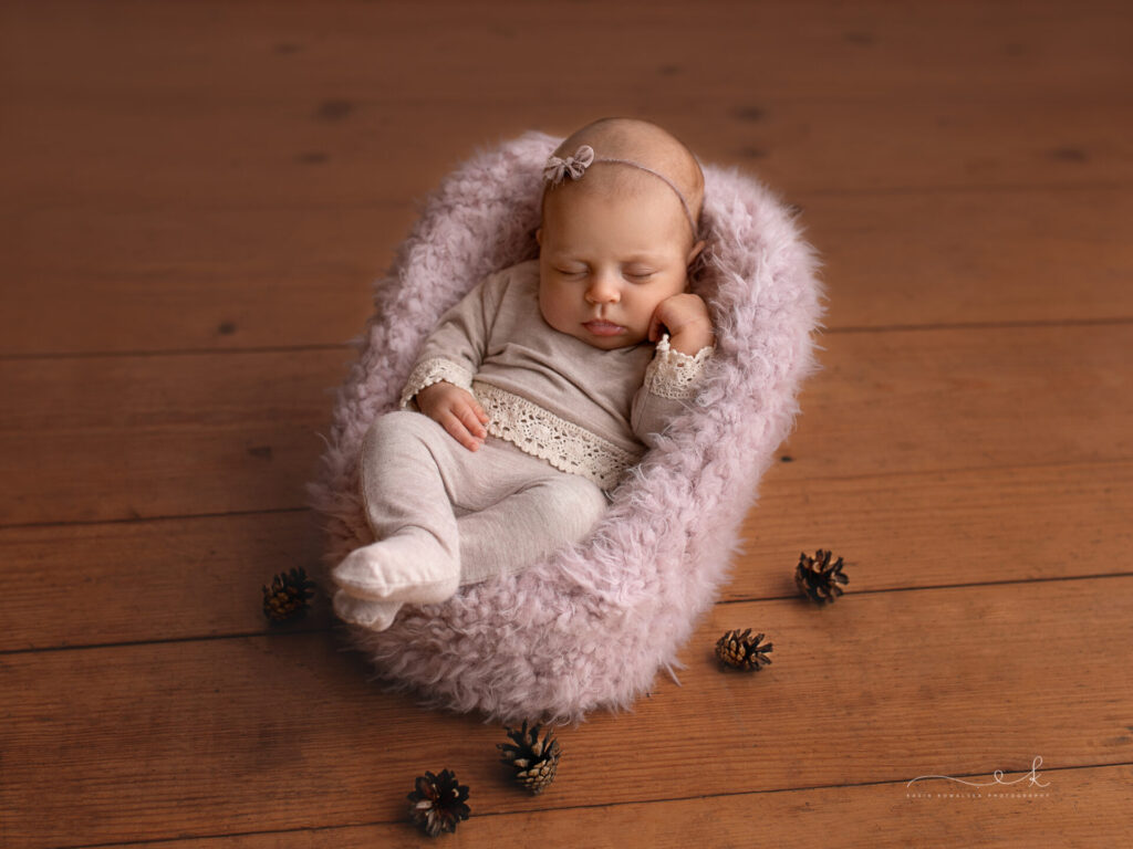 Czy warto zrobić sesję noworodkową u fotografa