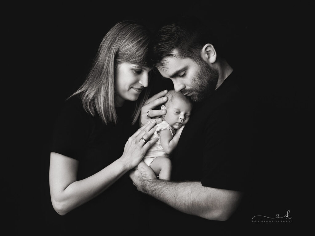 Czy warto zrobić sesję noworodkową u fotografa