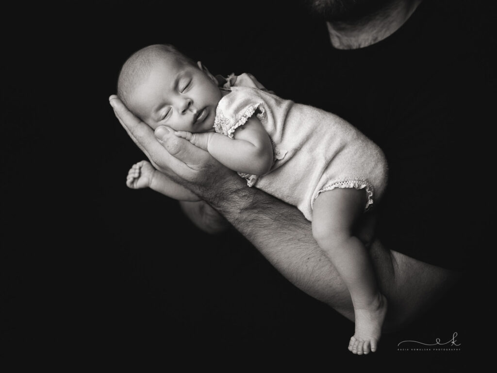 Czy warto zrobić sesję noworodkową u fotografa