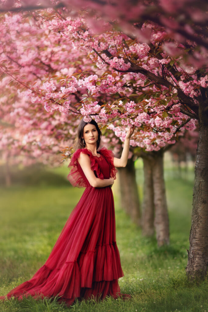Wiosenna sesja w wiśniowej alejce
