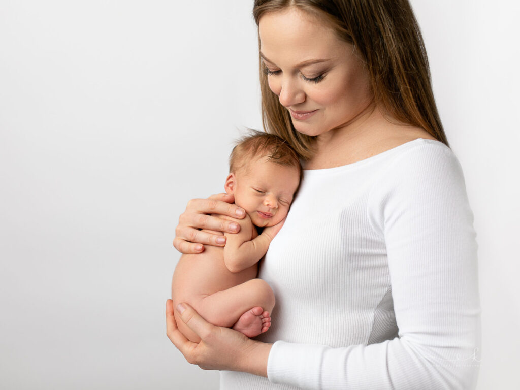 Minimalistyczna sesja noworodkowa Kraków