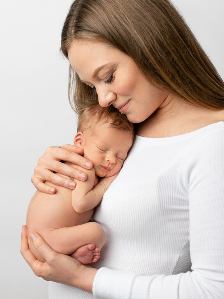 Minimalistyczna sesja noworodkowa Kraków