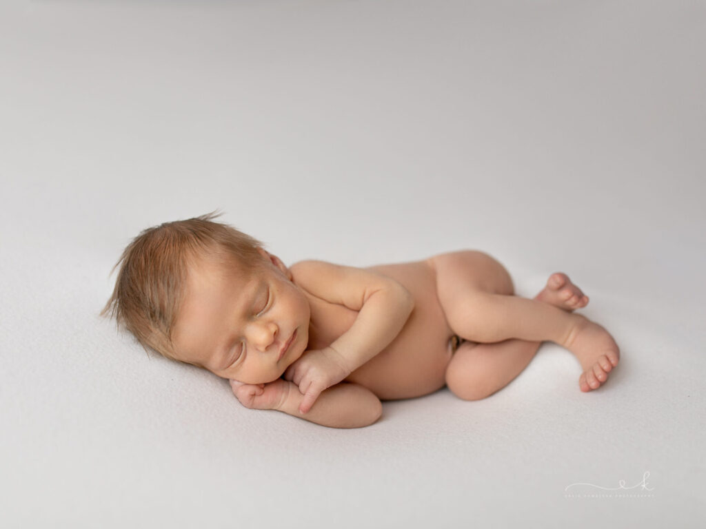 Minimalistyczna sesja noworodkowa Kraków